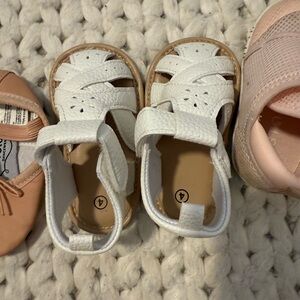 White baby Sandals size 4